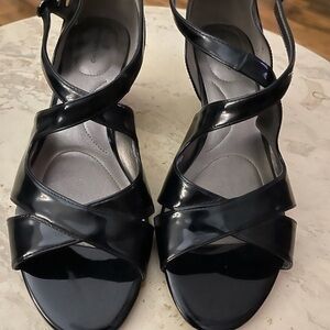 Brand New w/o Box - Bandolinos Black Patent - Size 10 - Comfort Insoles -